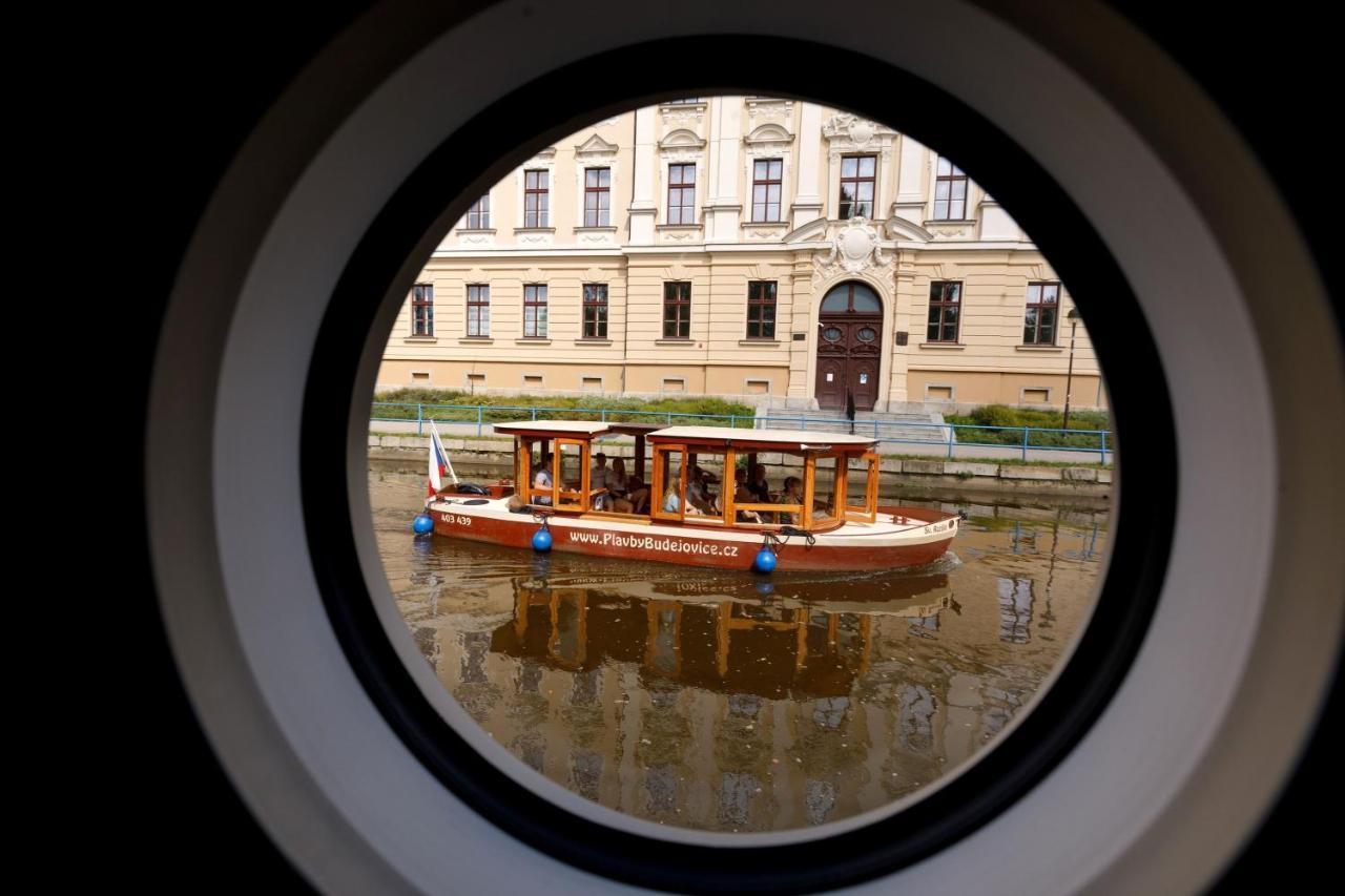 Rezidence Malse - Unikatni Apartmany Na Vode Ceske Budejovice Luaran gambar